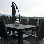 Del Am Woerthersee 沃尔特湖畔韦尔登